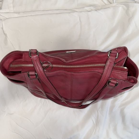 COACH-Park Pebbled Leather Carrie Tote/Shoulder Bag- Berry color - Picture 6 of 10